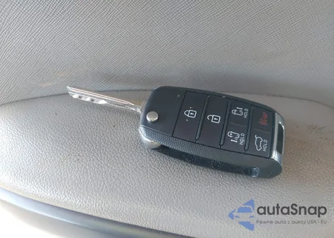 2016 Kia Sedona Lx z USA, uszkodzony, nr VIN KNDMB5C10G6116190